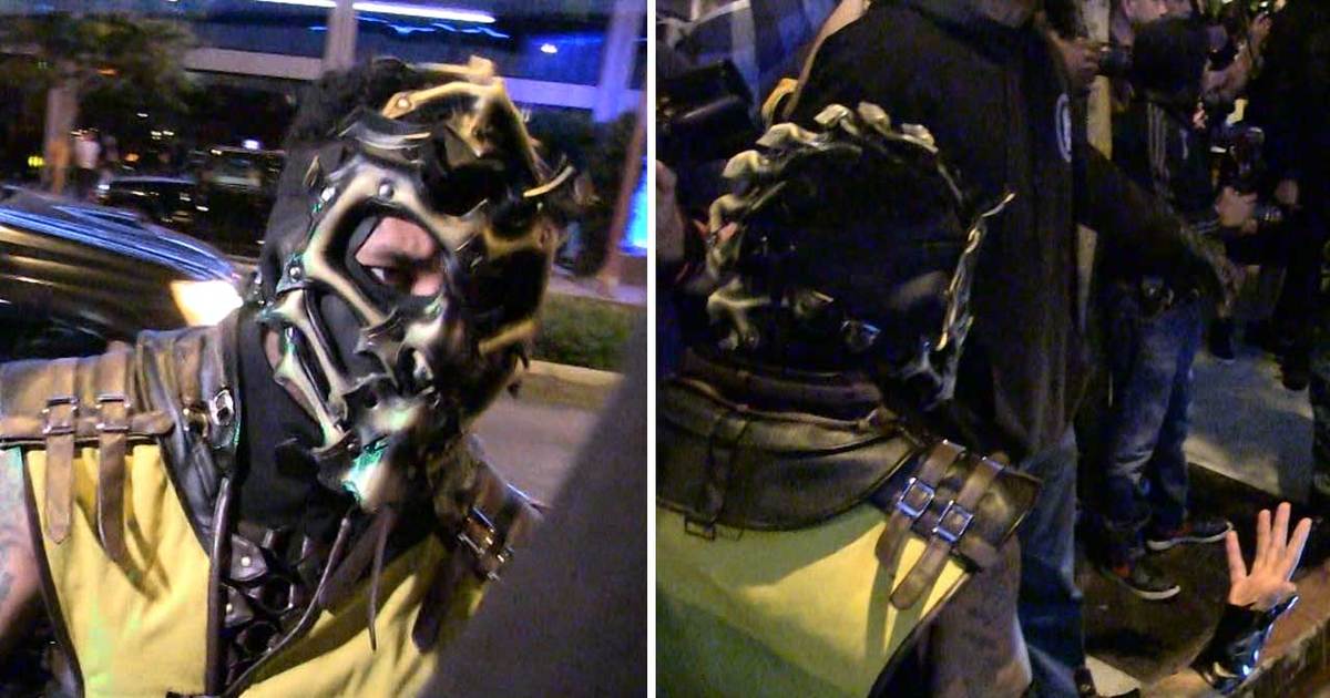 Kylie Jenner Swarmed ... Leaves Tyga with Paparazzi