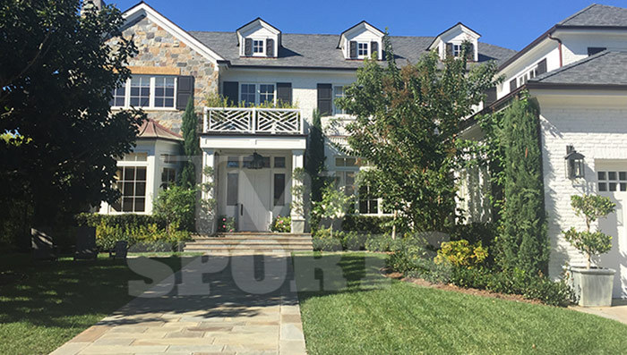 LeBron James Scores L.A. Home Fit for a King