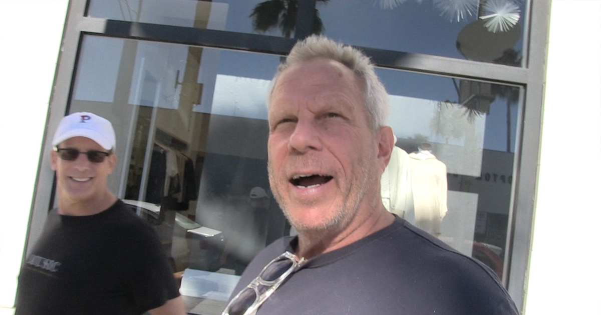 NY Giants Co-Owner -- BEST. BOSS. EVER. ... Dropping $1.6 Mil on Team Xmas Gifts (VIDEO)