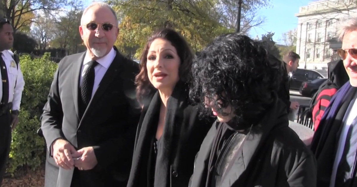 Gloria Estefan -- Dolphins Part-Owner Calls Out Team ... How Bout a Win?! (VIDEO)