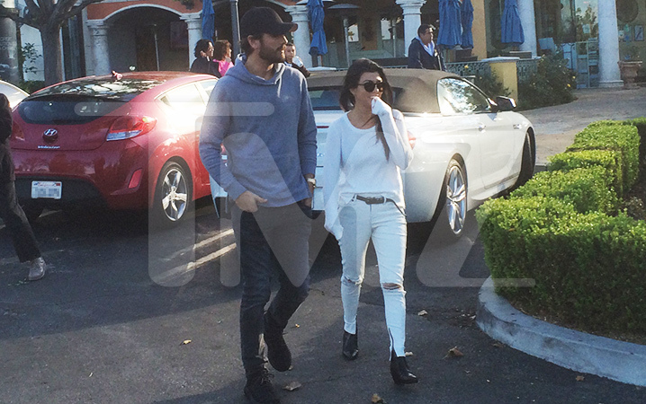 Kourtney Kardashian and Scott Disick -- Kid-Free Lunch Date (PHOTO)
