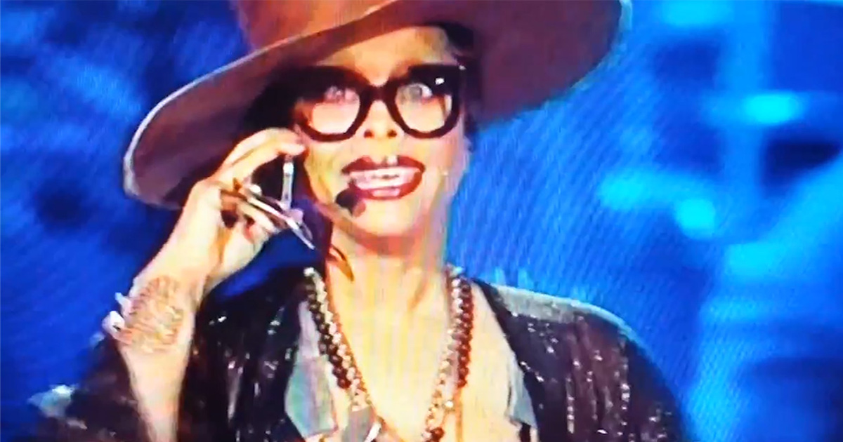 Erykah Badu -- I Know Rappers and You're No Rapper, Iggy Azalea! (VIDEO)