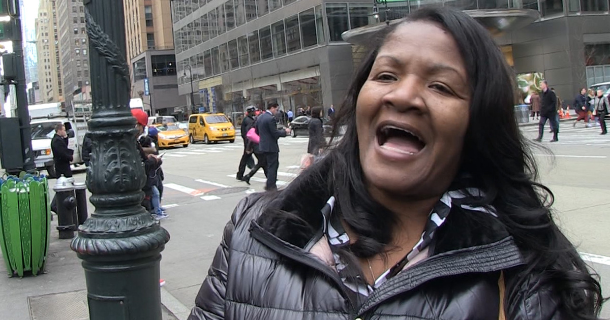 NBA's J.R. Smith -- Super Santa Son ... Bought Mom A House For XMAS!!! (VIDEO)