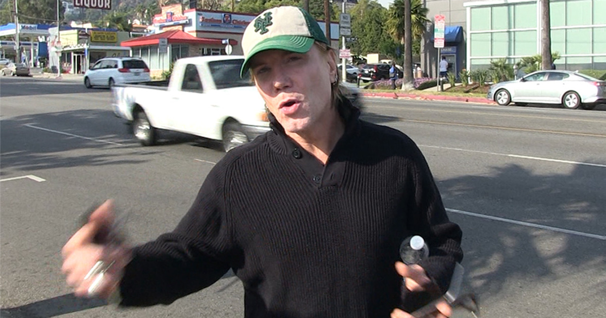 Goo Goo Dolls John Rzeznik--Selling Scott Weiland Memorabilia is Grave-Robbing