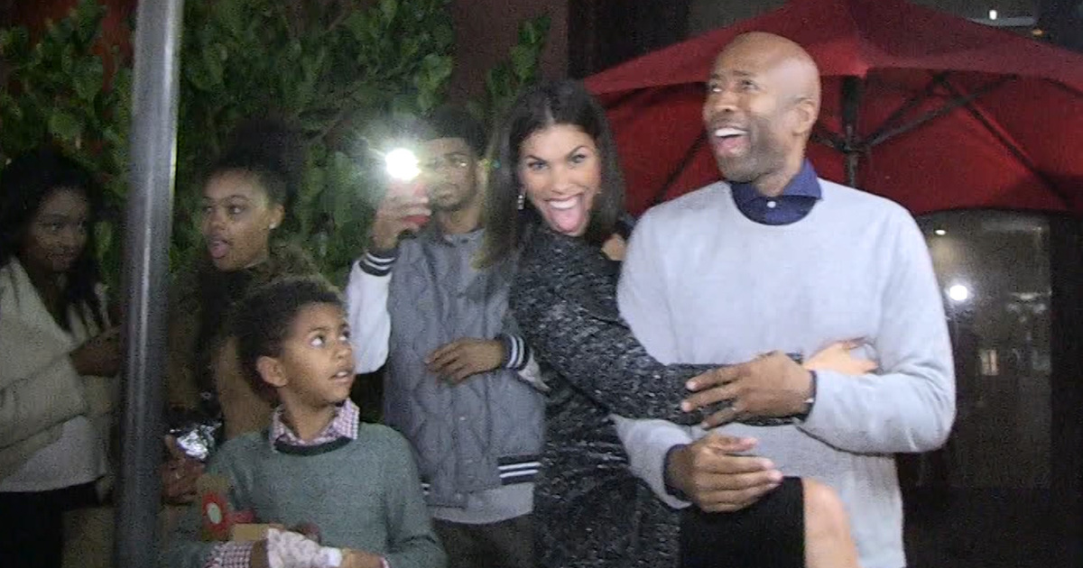 Kenny Smith's Hot Wife -- We're Bangin' On Xmas!!!