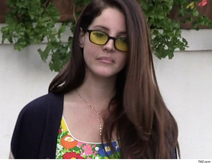 1230_Lana-Del-Rey_tmz