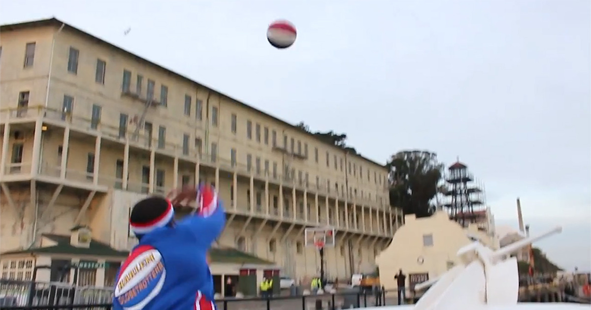 Harlem Globetrotters -- Droppin' Bombs On Alcatraz ... (Great Video)