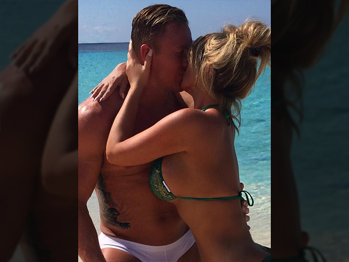 NFL Linebacker -- Man Thongin' It on Beach Vacation ... With Famous Wife (PHOTO)