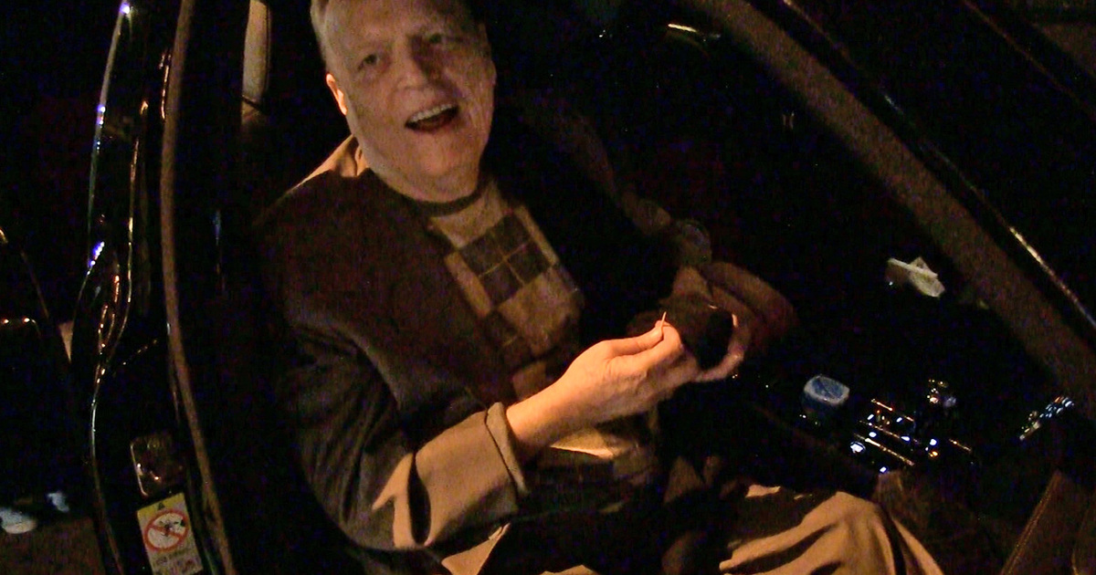 Larry Flynt -- Passes on Playboy Mansion ... Takes Grave Jab at Hef (VIDEO)