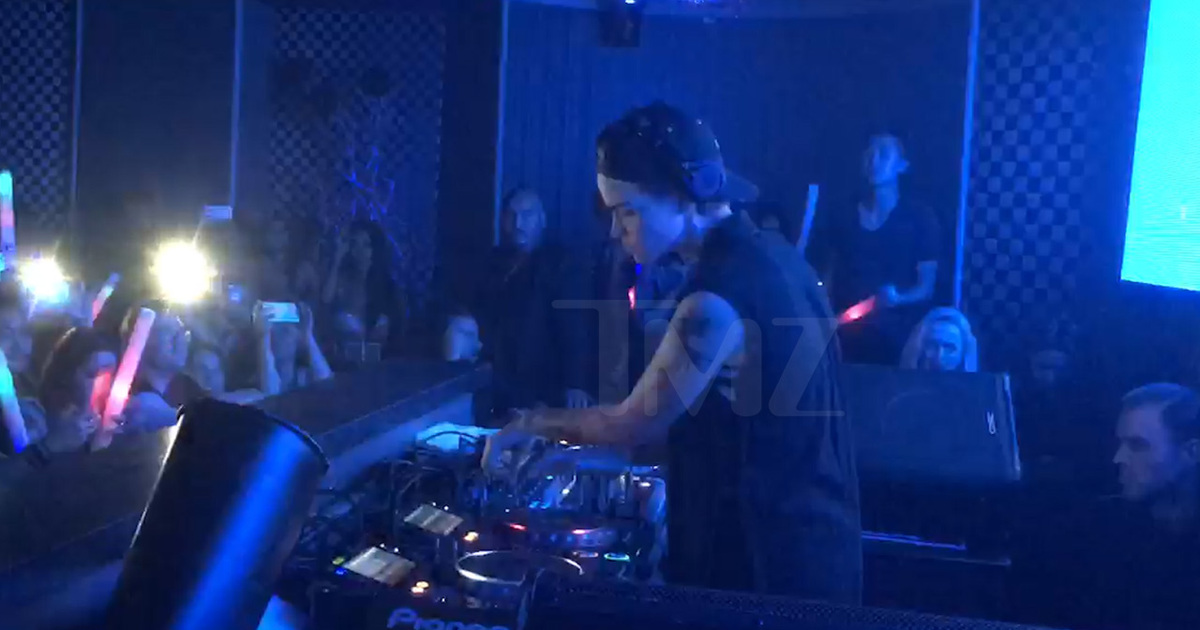 Ruby Rose -- Total DJ Diva!!!