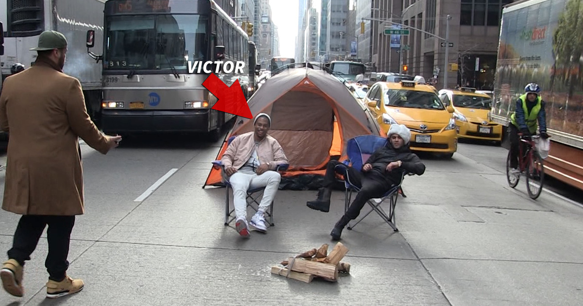 NFL's Victor Cruz -- Pitches Tent In NYC Street ... Drivers Pissed