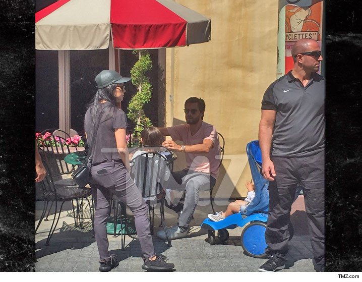 0318-scott-disick-and-kids-kourtney-visit-TMZ-01