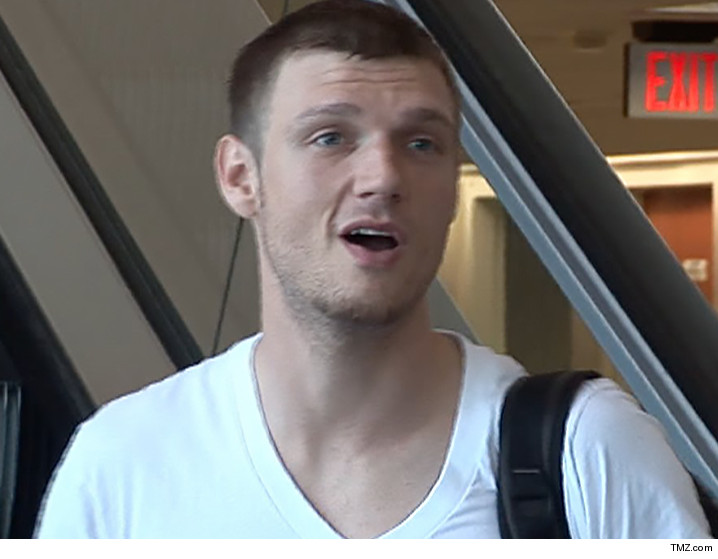 0330-nick-carter-tmz-01