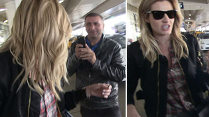 Erin Andrews -- This Taxi Driver's Creeping Me Out ... I'll Pass, Thanks