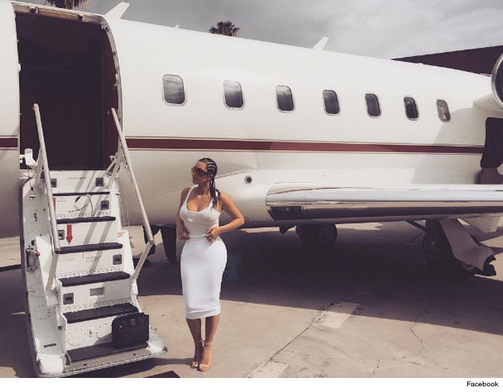 0512-kim-kardashian-facebook-private-jet-01