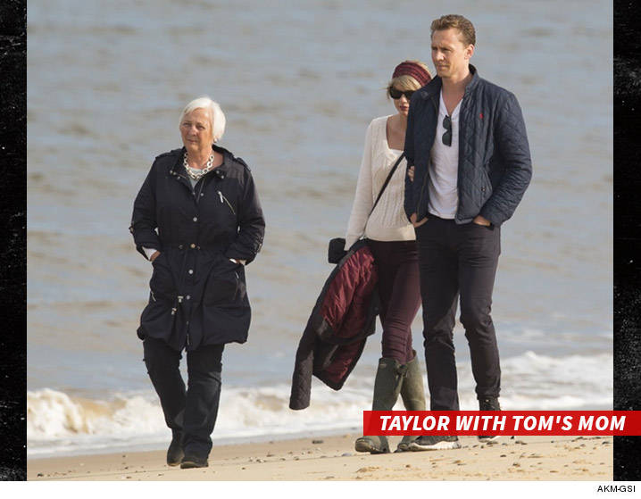 0627_Taylor-with-Tom's-Mom_akm_gsi