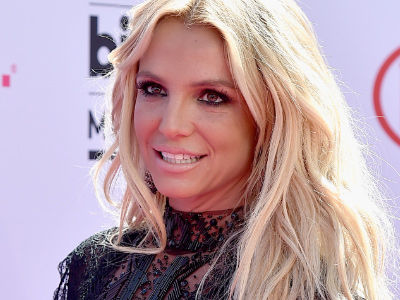 Britney Spears Flashes Some SERIOUS Booty ... While Doing A Handstand?!