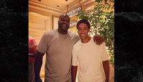 Scottie Pippen & Shaq -- The Beef Is Over ... NBA Legends Hug It Out in Vegas (PHOTO)