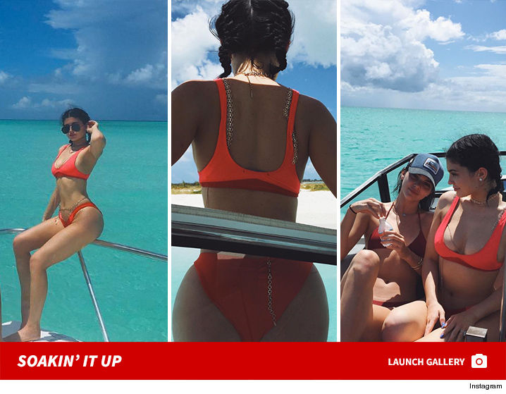 0811-kylie-kendall-beach-launch-instagram-01