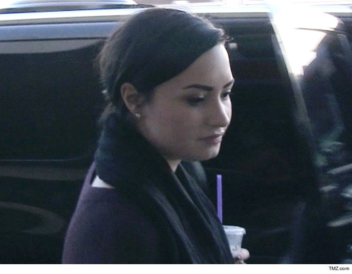 0820-demi-lovato-tmz-02