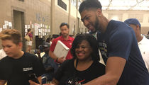 Anthony Davis & N.O. Pelicans -- Hoops, Hugs And Hunger Relief ... Visiting Baton Rouge Flood Victims (PHOTOS & VIDEO)