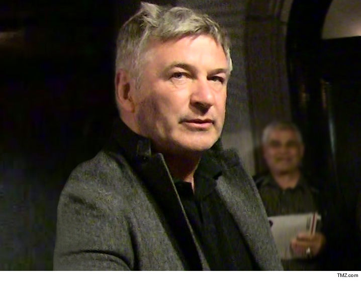 Alec Baldwin - Sues Ar... Alec Baldwin
