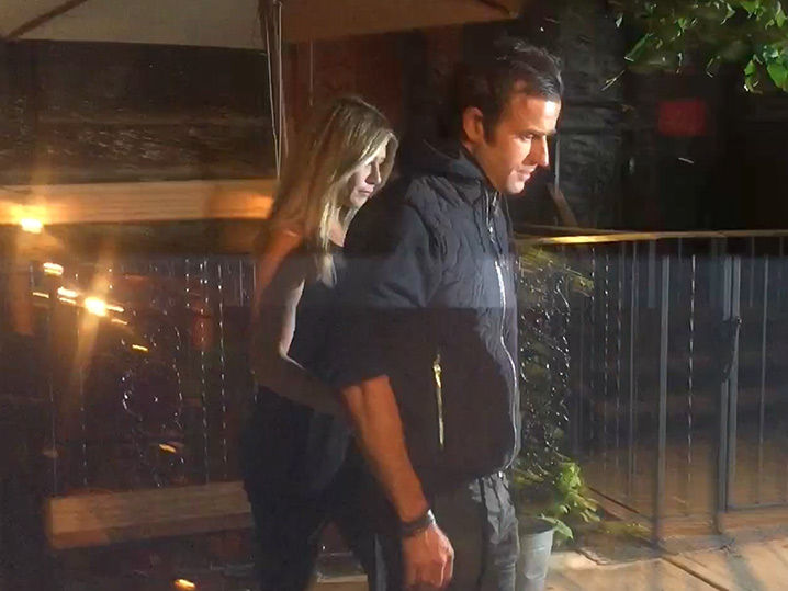 Jennifer Aniston, Justin Theroux Smiles, No Smiles - TMZ.com