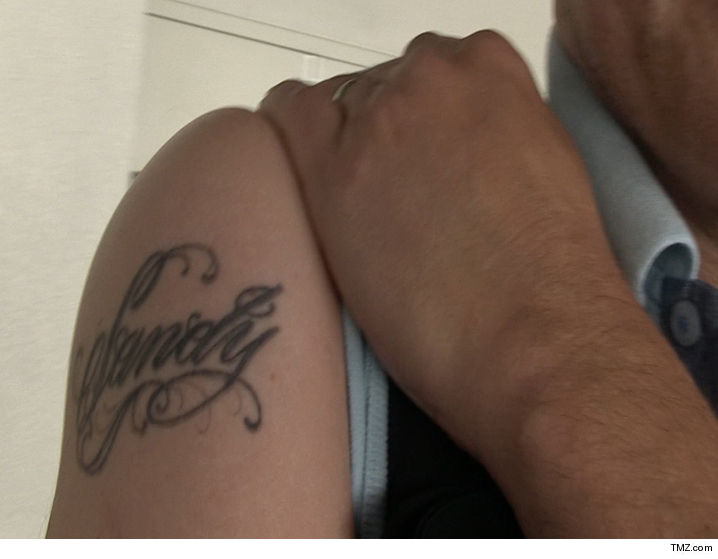 1004-rob-corddry-tattoo-sandy-TMZ-01