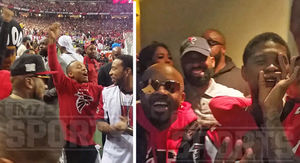 ATL Falcons Sidelines Packed With Huge Stars ...&hellip;