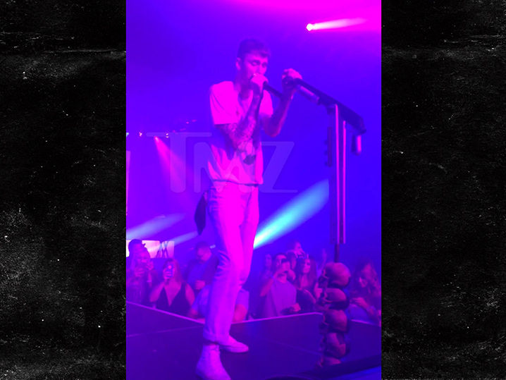 Machine Gun Kelly Leaves Stage with Severe Chest Pain (VIDEO)