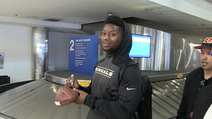 Joe Mixon Milly Rocks Through First Paparazzi Encounter