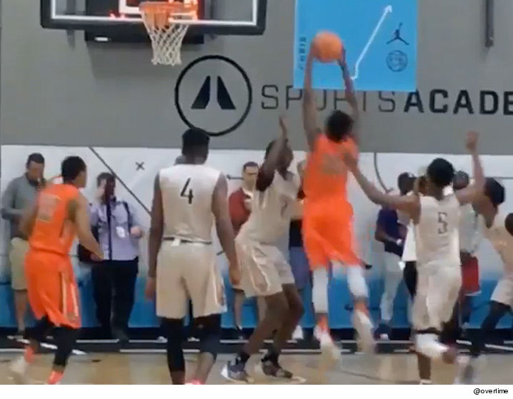 Jay Z's nephew keeps dunking on the top high school recruits