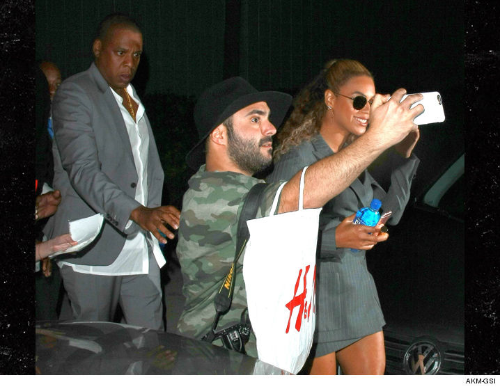 0823-jay-z-beyonce-akm-4.jpg